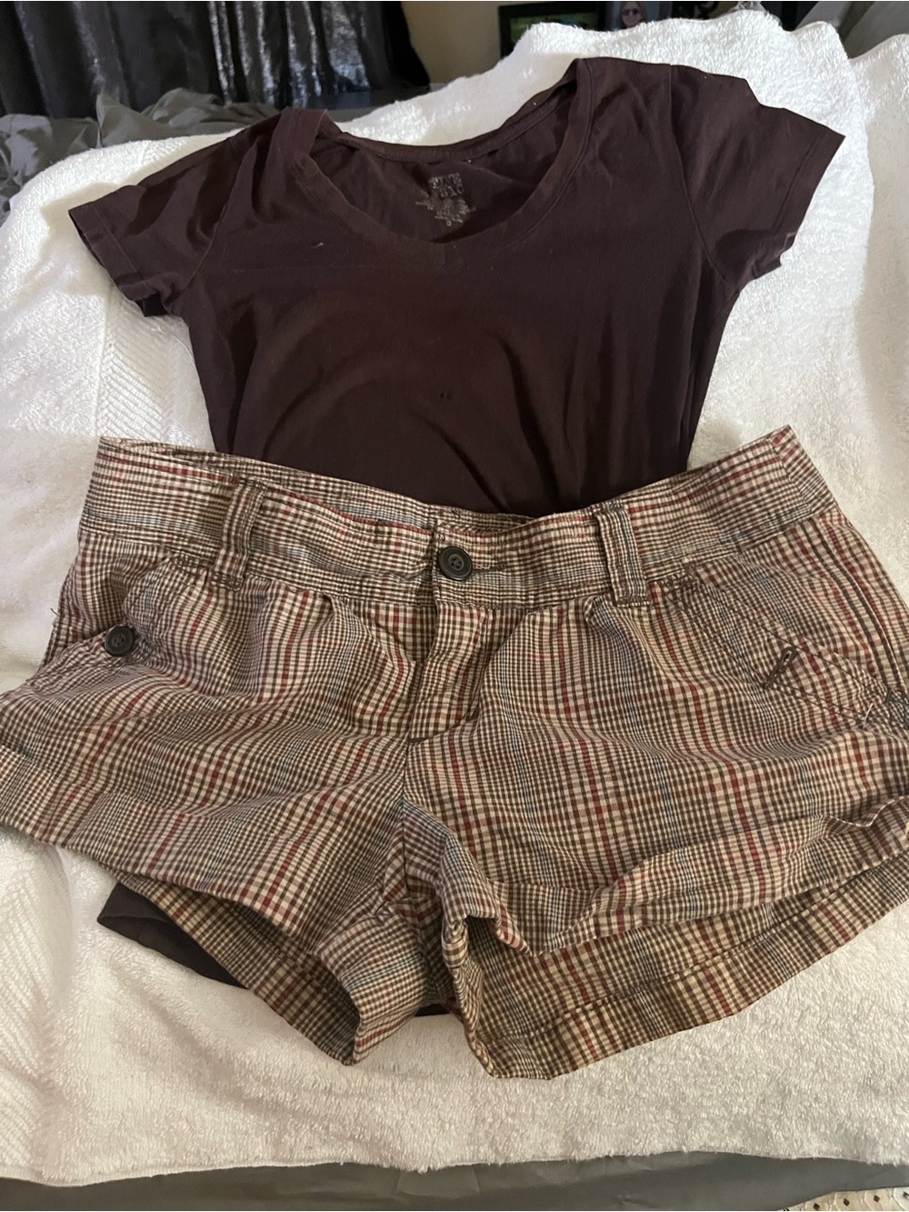American Eagle Outfitters Plaid Shorts in Brown with Red and Cream Accents